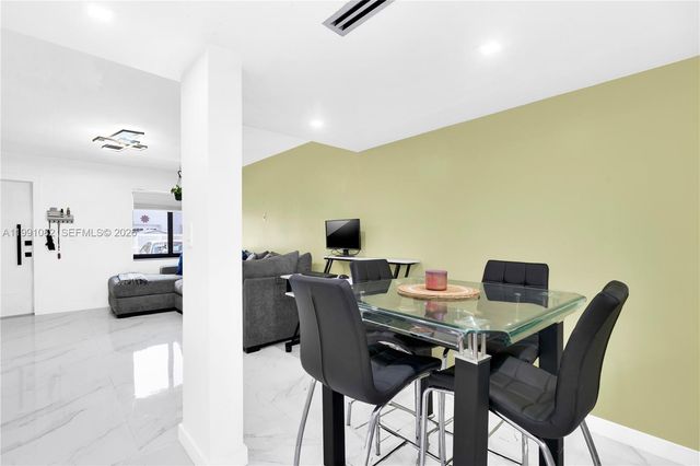 5362 W 24th Ave 117, Hialeah, FL 33016