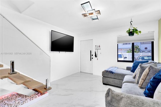 5362 W 24th Ave 117, Hialeah, FL 33016