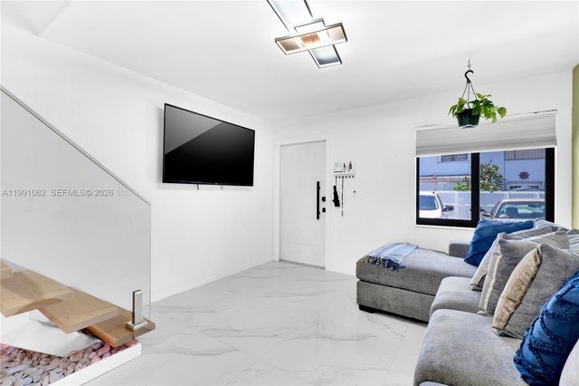 5362 W 24th Ave 117, Hialeah, FL 33016