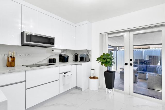 5362 W 24th Ave 117, Hialeah, FL 33016