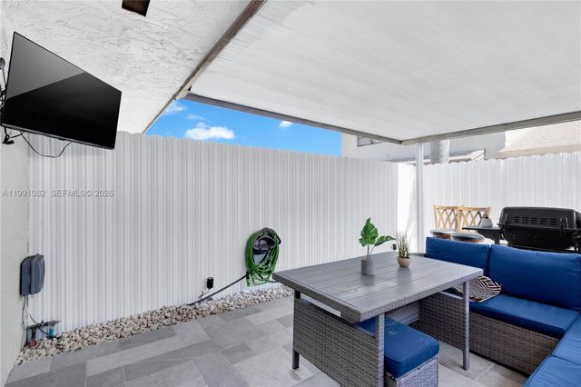 5362 W 24th Ave 117, Hialeah, FL 33016