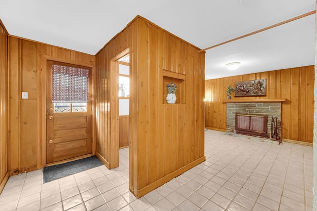 7050 N Keating Avenue, Lincolnwood, IL 60712