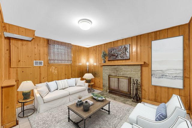 7050 N Keating Avenue, Lincolnwood, IL 60712