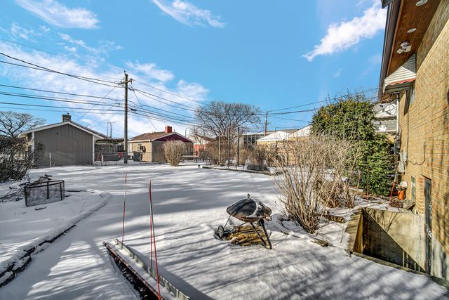 7050 N Keating Avenue, Lincolnwood, IL 60712