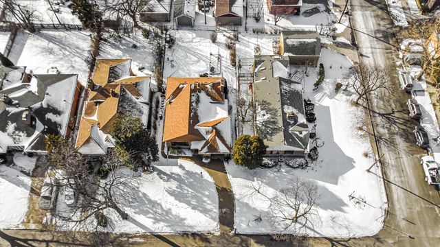 7050 N Keating Avenue, Lincolnwood, IL 60712