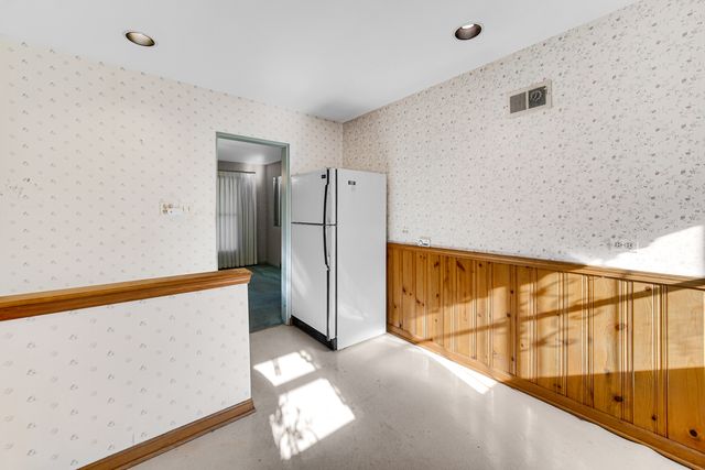 7050 N Keating Avenue, Lincolnwood, IL 60712