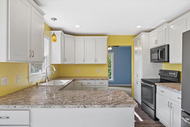 12675 W North AVENUE, Brookfield, WI 53005