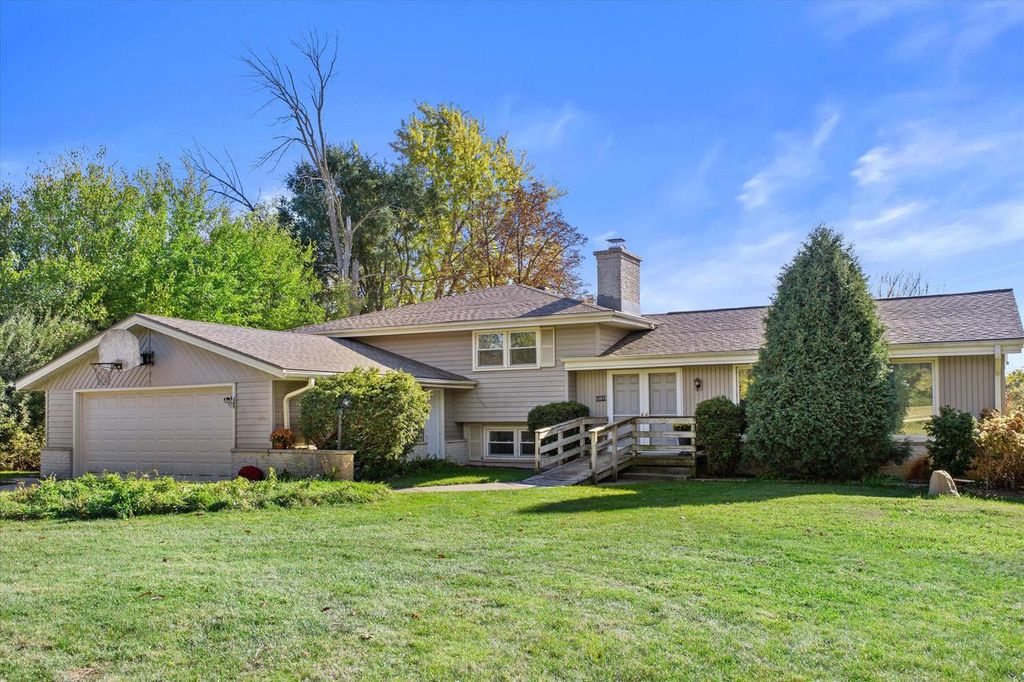 12675 W North AVENUE, Brookfield, WI 53005