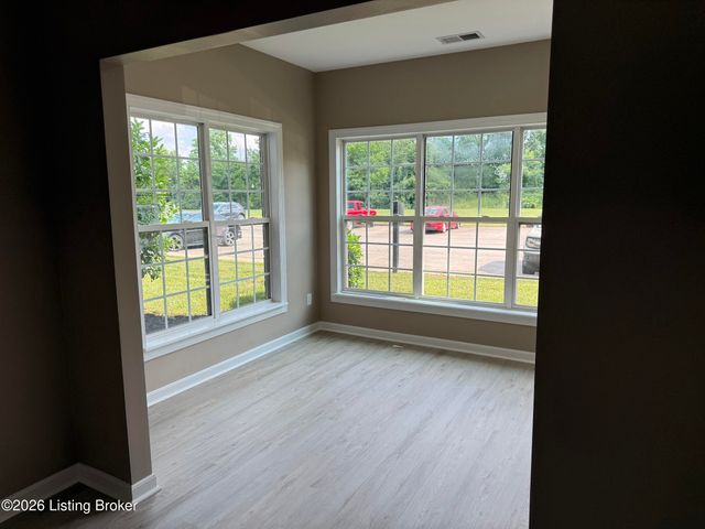 4901 Crossing Spring Way 101, Louisville, KY 40229