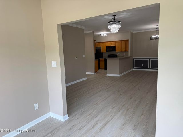4901 Crossing Spring Way 101, Louisville, KY 40229