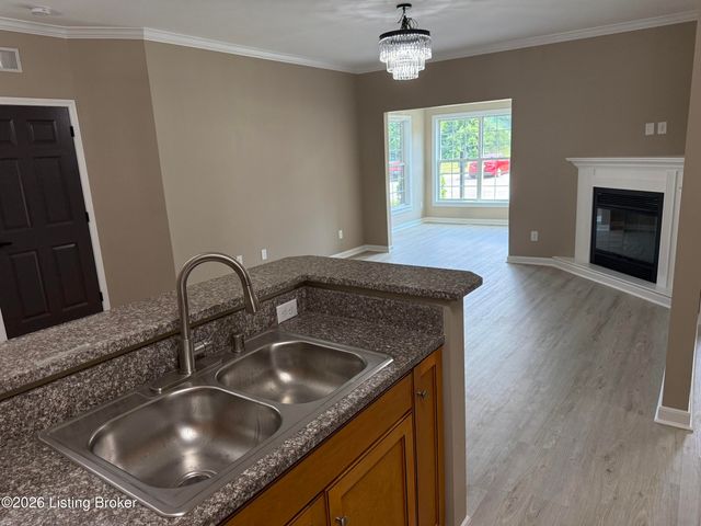 4901 Crossing Spring Way 101, Louisville, KY 40229