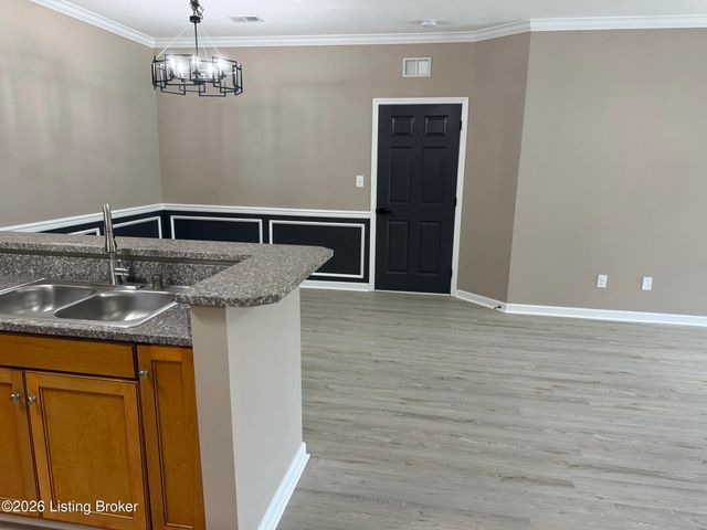 4901 Crossing Spring Way 101, Louisville, KY 40229