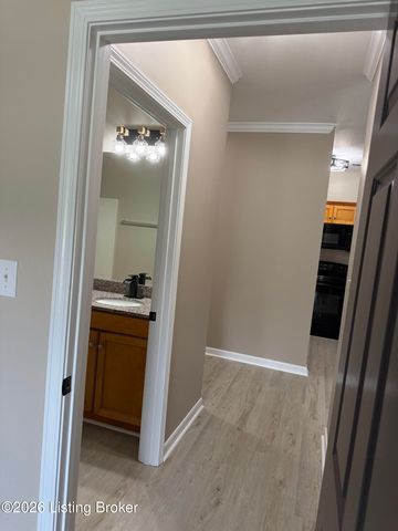 4901 Crossing Spring Way 101, Louisville, KY 40229