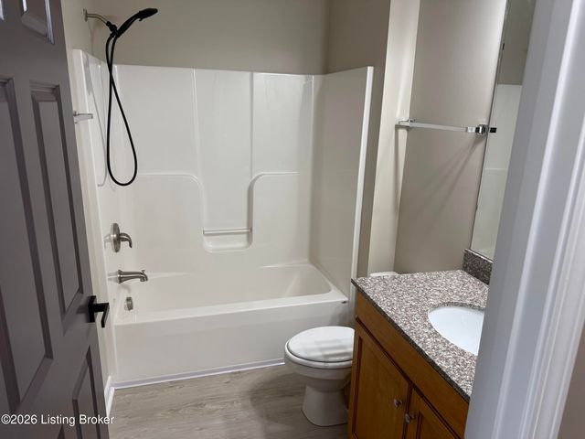 4901 Crossing Spring Way 101, Louisville, KY 40229