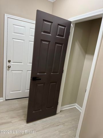 4901 Crossing Spring Way 101, Louisville, KY 40229