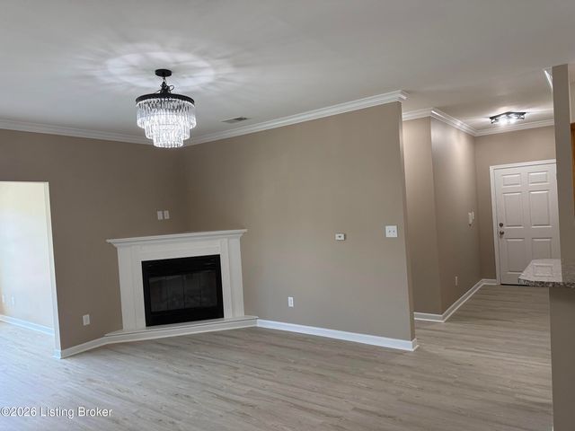 4901 Crossing Spring Way 101, Louisville, KY 40229