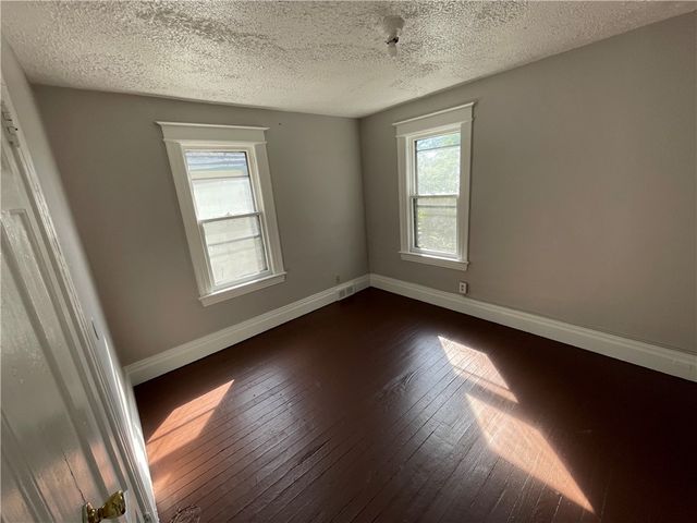 93 Roslyn Street, Rochester, NY 14619