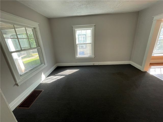 93 Roslyn Street, Rochester, NY 14619