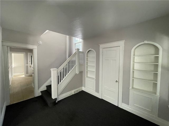 93 Roslyn Street, Rochester, NY 14619