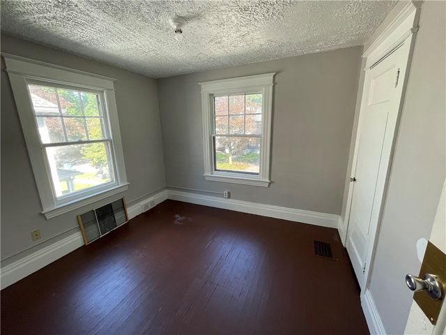 93 Roslyn Street, Rochester, NY 14619
