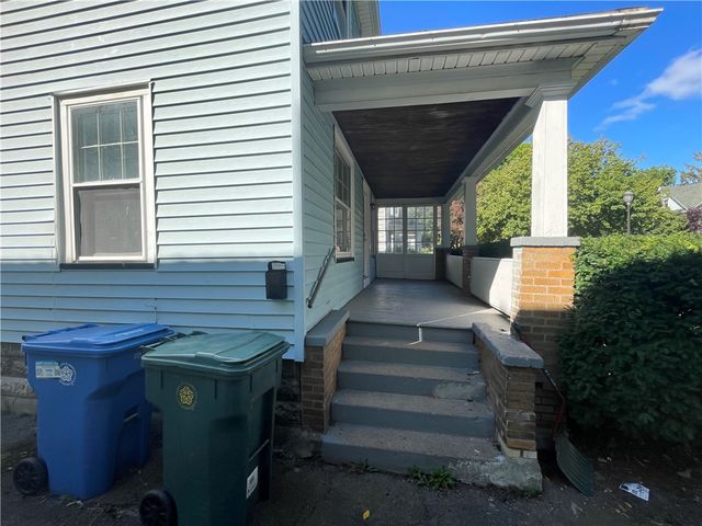 93 Roslyn Street, Rochester, NY 14619