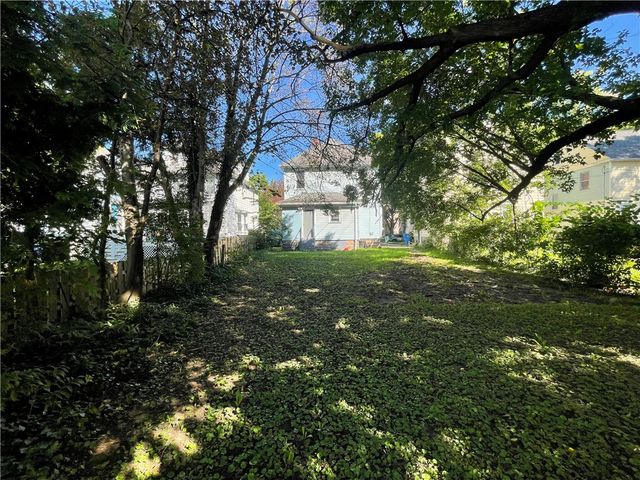 93 Roslyn Street, Rochester, NY 14619