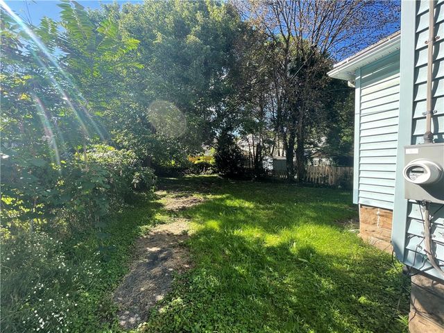 93 Roslyn Street, Rochester, NY 14619