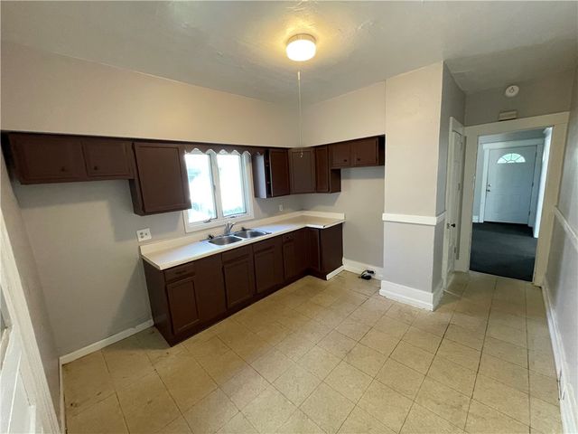 93 Roslyn Street, Rochester, NY 14619