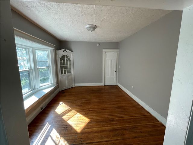 93 Roslyn Street, Rochester, NY 14619