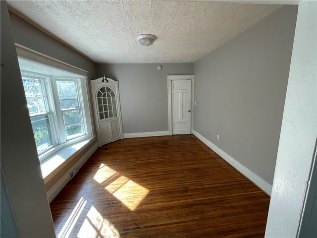 93 Roslyn Street, Rochester, NY 14619