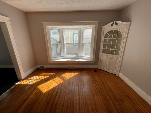 93 Roslyn Street, Rochester, NY 14619