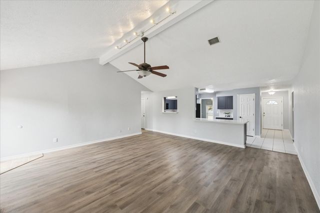 320 Creek Bend Drive, League City, TX 77573