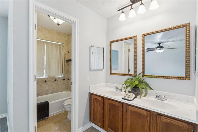 320 Creek Bend Drive, League City, TX 77573