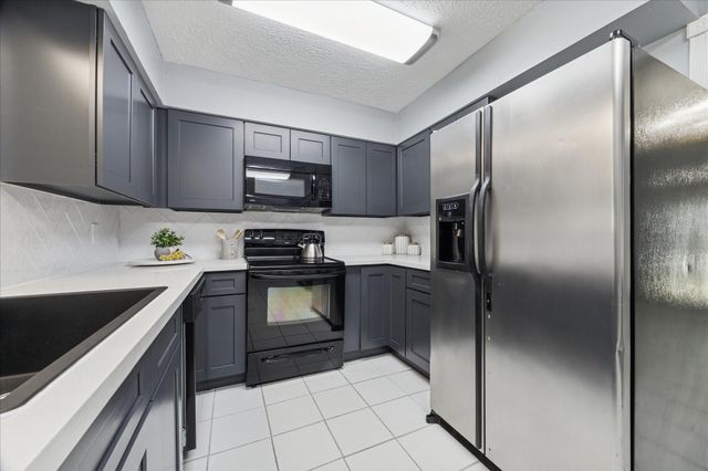 320 Creek Bend Drive, League City, TX 77573