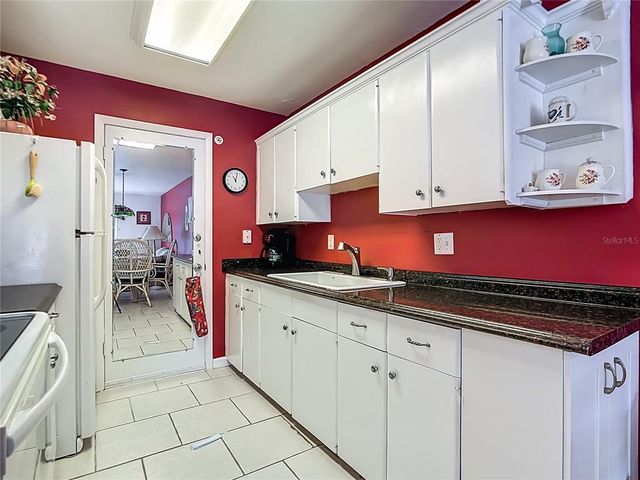 200 THE ESPLANADE N B22, Venice, FL 34285