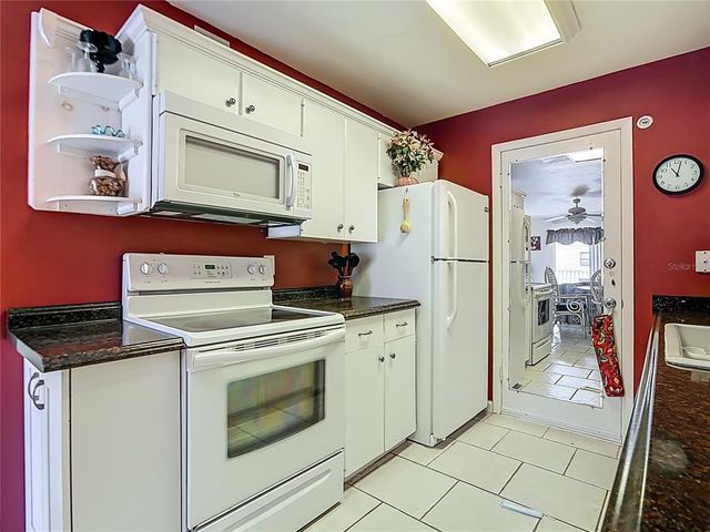 200 THE ESPLANADE N B22, Venice, FL 34285