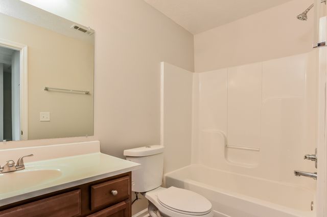 6058 Cullen Dr, La Vergne, TN 37086