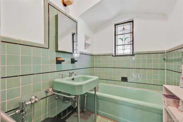 6741 Kessel Street, Forest Hills, NY 11375