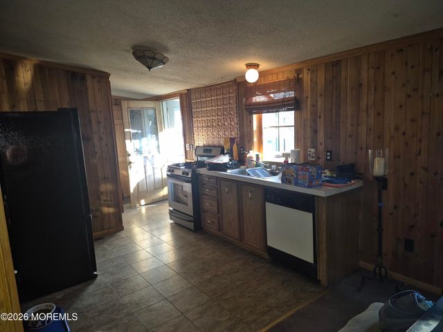 1991 NJ 37 W 113, Toms River, NJ 08757