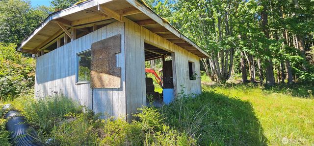 222 Triangle Cove Lane, Camano Island, WA 98282