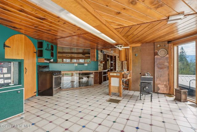 1395 Rolling Thunder Ridge Rd, Sandpoint, ID 83864