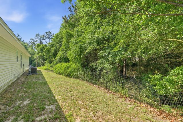 1327 Jeffrine Drive, Crestview, FL 32536