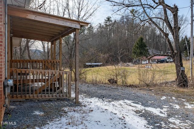 1253 Highway 321, Hampton, TN 37658