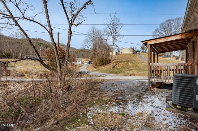 1253 Highway 321, Hampton, TN 37658