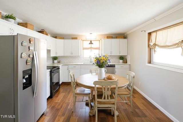 1253 Highway 321, Hampton, TN 37658