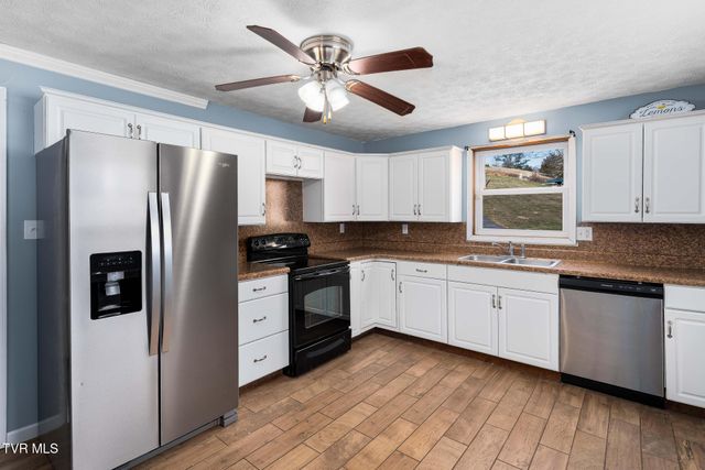 1253 Highway 321, Hampton, TN 37658