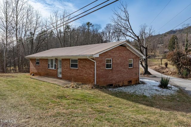 1253 Highway 321, Hampton, TN 37658