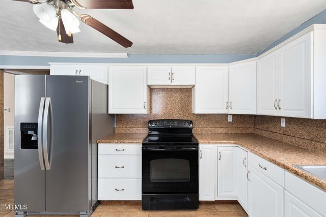 1253 Highway 321, Hampton, TN 37658