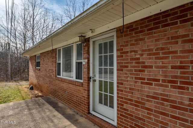 1253 Highway 321, Hampton, TN 37658