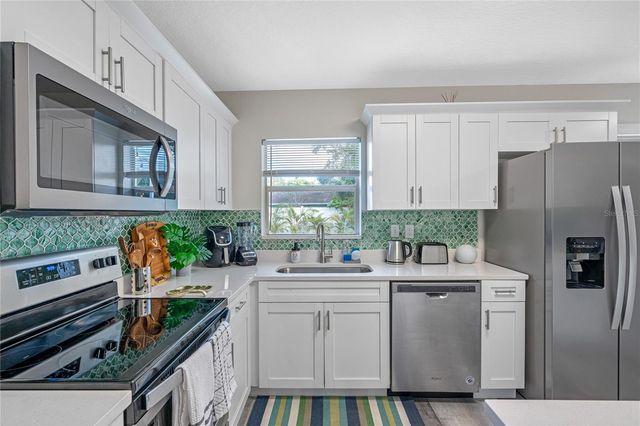 12271 137TH STREET N, Largo, FL 33774